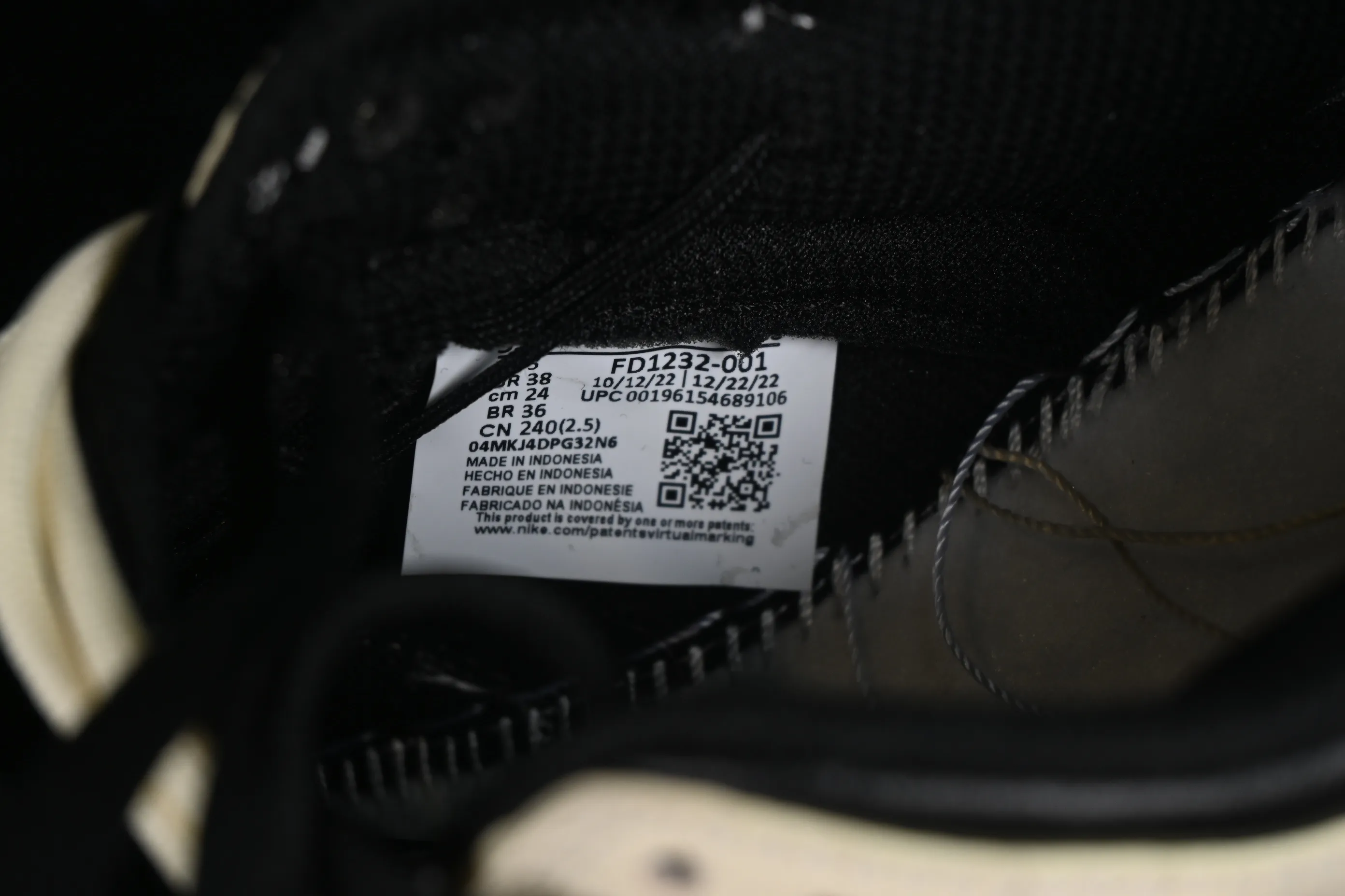 All Categories Nk SB Dunk Series Nk SB Dunk Low Low-top sneakers Nk Dunk Low Steam Puppet-Smoky Rose Black and pink simple SB strap low-top casual sneakers FD1232-001